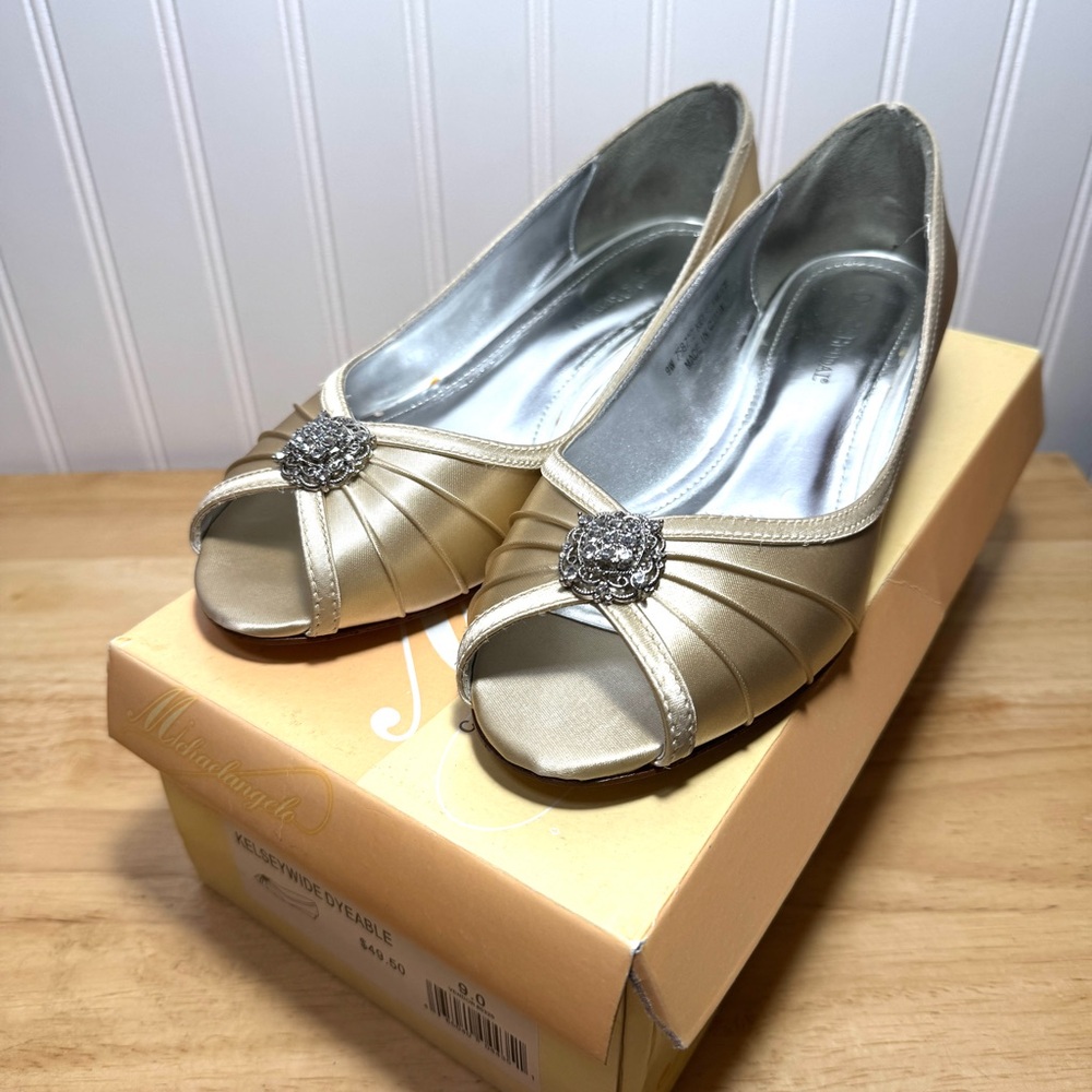 Davids Bridal Wedding Shoes Gold Satin Cluster Rhinestone Kelseywide Dyeable 9W